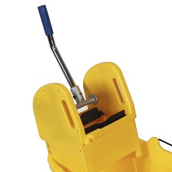 Grand Jet Bucket 30 Litres With Wheels + Stilo Wringer